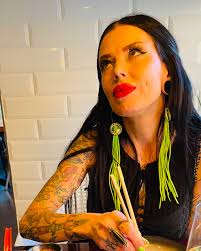 In the Ojibwe language, there's no simple phrase to say “I'm sorry,” that's  because if you have done something that warrants an apology, you shouldn't  have done it in the first place.