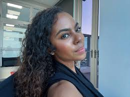 Big sister duties 💁🏽‍♀️ Dropping the princess off at the coolest birthday  party. (I wasn't crashing- she asked me to stay until her girl friends  showed up 🤣🤞🏽). Blessings to the birthday