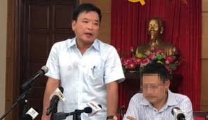 Người dân theo dõi cuộc khám xét nhà ông nguyễn đức chung 7 cán bộ trên 2 ôtô biển xanh đến khám xét nhà ông nguyễn đức chung. He Lá»™ Vá»¥ An Thá»© 3 Lien Quan Ä'áº¿n Chá»§ Tá»‹ch Ha Ná»™i Nguyá»…n Ä'á»©c Chung Diá»…n Ä'an Cong Dan Phap Luáº­t