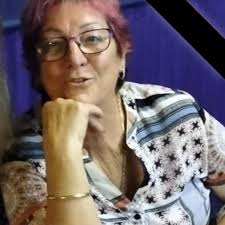 What are the identities of people in the old Miriam Vale Sawmill photos?