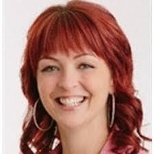 Pearl Leslie's Instagram, Twitter & Facebook