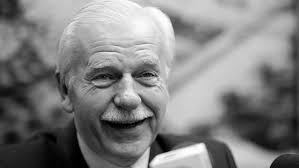 Wspomnienie Andrzeja Olechowskiego. "Niespecjalnie rajcowały go przepychanki polityczne"