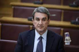 Δεν είναι ο λοβέρδος το πρόβλημα δεν χρειάζεται να το θεωρήσουμε και αυτό μεμονωμένο περιστατικό. Loberdos S Agapame Kai Se Skeftomaste