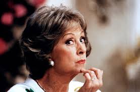 Danielle Darrieux, le mystère d'une femme champagne