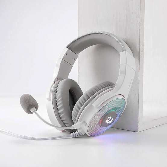REDRAGON Over-Ear PANDORA USB (Power Only)|Aux (Mic and Headset) RGB Gaming  Headset - White - Crazy Market Place