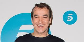 Luis Merlo evoluciona favorablemente tras ser hospitalizado