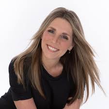 Connie Hamilton's Instagram, Twitter & Facebook