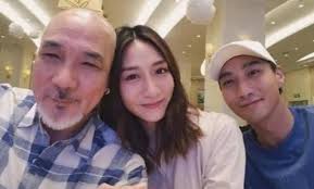 Tài tử Từ Thiếu Cường vừa qua đời, vợ kém 31 tuổi cũng mất vì đau buồn