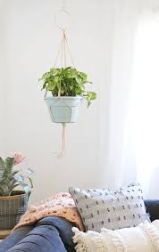 Now, before anyone gets too upset, i know this isn't actually macrame. Simple Diy Macrame Plant Hanger Persia Lou