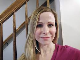 Angela Farthing's Instagram, Twitter & Facebook