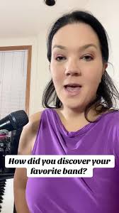 Katy Keys's Instagram, Twitter & Facebook