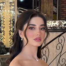 Husna Hadi (husnaWakili)