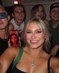 Julia Higdon's Instagram, Twitter & Facebook