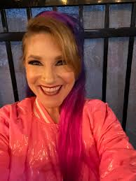 Beautiful 🦩 painting I saw while walking down Duval St. Last night