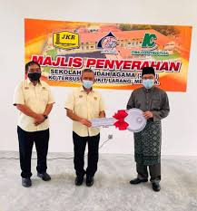 Klinik mata, klinik gigi, pain care management/klinik nyeri, klinik saraf, klinik penyakit dalam, klinik jantung, klinik estetik dan anti aging, klinik umum, vaksinasi, laboratorium, apotek dan optik. Jabatan Kerja Raya Negeri Melaka Agensi Kerajaan Negeri Melaka