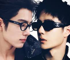 Provide a listening ear and a comforting presence, live a simple yet  authentic life, remain humble, and pursue your happiness with purpose.  Happy Saturday! ⚘️🌱🌷 #WangYibo #XiaoZhan