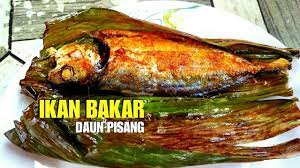 Ikan nila 500 gram ( 2 ekor) 1/2 ikat kemangi potong potong. Ikan Bakar Daun Pisang Youtube