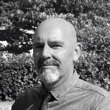 INTRODUCING > Shane Dudley ⁠ We're so thrilled to welcome Shane to Artbay!⁠  ⁠ Shane Dudley is a contemporary sculptor whose work masterfully  intertwines his family's Pākehā and Māori heritage, creating artworks