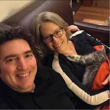 What is the purpose of a train defect detector?