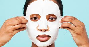 Orang orang yang melakukan berbagai kegiatan memakai masker medis selama coronavirus covid19 2019 ncov datar ilustrasi. 6 Masker Wajah Terbaik Untuk Perawatan Instan Tanpa Ribet