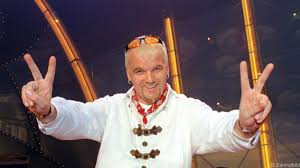 There is no strumming pattern for this song yet. Dj Otzi Feiert 20 Jahr Jubilaum
