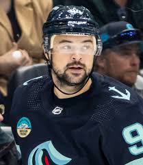 Devin Shore's Instagram, Twitter & Facebook