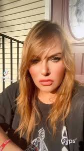 Instagram 用户 Kelly Card