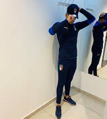 Avec foot dealer vous disposez d'un s.a.v en france, ce qui nous permet d'être toujours aux côtés de nos clients! Zk Foot Ensemble Italie 2020 2021 Disponible Chez Facebook