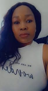 Heidi Rochester's Instagram, Twitter & Facebook