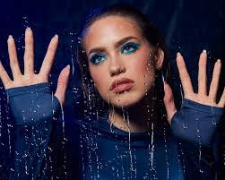 Sasha Cottrell's Instagram, Twitter & Facebook