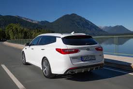 First generation cars were mostly marketed as the optima, although the kia magentis name was used in europe and canada when sales began there in 2002. Die Mittelklasse Alternative Kia Optima Sw Test Autophorie De