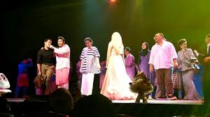 Pada 1 mei 2020 hingga 22 mei 2020 drama ini ditayangkan ulangan di slot tiara saluran astro prima. Dafi Nana Paling Comel Teater Dia Semanis Honey Muzikal Youtube