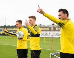 But it was thorgan hazard's opener that left mccoist raving as the brother of real madrid star eden sweeped home following a breathtaking passing move down the right hand side. Invictos Pa Twitter El Recien Fichado El Maximo Referente Y El Que Regreso Thorgan Hazard Marco Reus Y Mats Hummels Borussia Dortmund Ya Le Quito La Supercopa De Alemania Al Bayern Munich