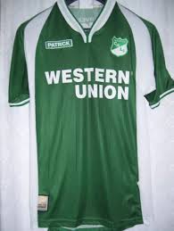 Juega en la primera división del fútbol profesional colombiano, obteniendo el máximo título nacional en ocho oportunidades. Deportivo Cali Home Camiseta De Futbol 2004