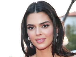 Jenner's third step is eltamd uv clear spf 46, a sunblock for acne. Kendall Jenner Reveals Acne Struggle On Kylie Youtube