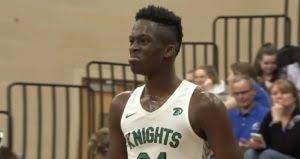 El ucam murcia club baloncesto, club de la liga endesa, ha fichado con un contrato de tres temporadas y en principio para el filial a alex alex antetokounmpo, el cuarto hermano de la saga, de 18 años (26 de agosto de 2001), 2,02 m y 2,18 de envergadura, se ha graduado esta temporada. Alex Antetokounmpo Signs A Three Year Deal With Murcia Eurohoops