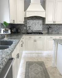 Avec des cours de cuisine en ligne et ebook de recettes ! 60 Idees De Cuisine Blanche Et Un Plan De Travail En Gris Cuisine Maison Zenidees