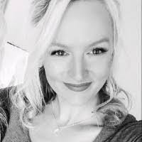 Jessica Dampier's Instagram, Twitter & Facebook