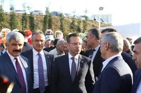 İlk ve ortaöğrenimini konya üzülmez, milletvekilliğinden önce başkanlığını yaptığı konya ticaret odası'nın yönetim kurulu üyeleri. Uzulmez Kizini Evlendirdi