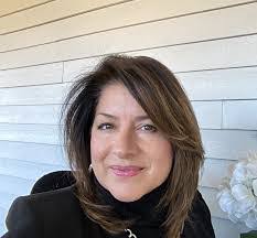 Kerry Macdougall's Instagram, Twitter & Facebook