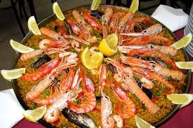 En casa el domingo es día de arroz, cada domingo lo cocinamos de forma diferente y como el arroz ofrece tantas posibilidades, pues es una maravilla poder disfrutar de platos tan ricos y variados. Paella De Mariscos Receta Con Cerdo Y Pollo Simplemente Recetas