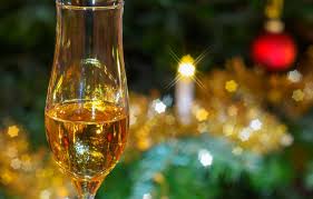 Vintage christmas glass bead garland christmas tree garland efinegifts 5 out of 5 stars (7,453) $ 24.95. Wallpaper Glass New Year Christmas Garland Champagne Images For Desktop Section Prazdniki Download