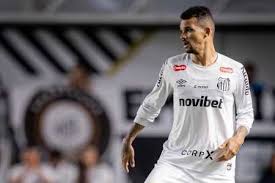 Santos negocia empréstimo de Zé Ivaldo com Remo; saiba detalhes