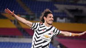 Edinson cavani of psg celebrates the victory with the supporters. Mqwywljdzoh3ym