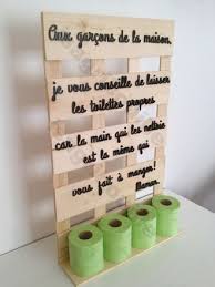 Porte Papier Toilette Sur Planche De Palette Decorations Murales Par Isagribouille Porte Papier Toilette Distributeur Papier Toilette Deco Toilettes