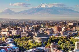 Armenien liegt am übergang zwischen kleinasien und (dem aus europäischer sicht so benannten) transkaukasien, zwischen 38° 51' und 41° 16' nördlicher geographische breite sowie. 8 Tagige Tour Durch Armenien Und Georgien Yerevan 2021