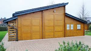 Xl Holzgarage Mit Sicht Auf Doppeltor Und Angrenzendem Gerateraum Doppelgarage Holzgarage Garage Unterstellplatz Autos Holzgarage Blockhaus Gartenhaus