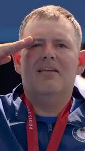 We still get emotional watching U.S. Army veteran Jason Tabansky win gold  at the #ParisParalympics. 🇺🇸