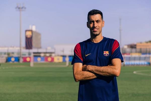 Busquets volta ao Barcelona para ser auxiliar t&eacute;cnico do time B | Ge