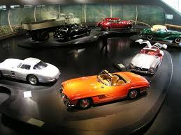 Rundgang Im Mercedes Benz Museum Stuttgart Mercedes Benz Mercedes Benz